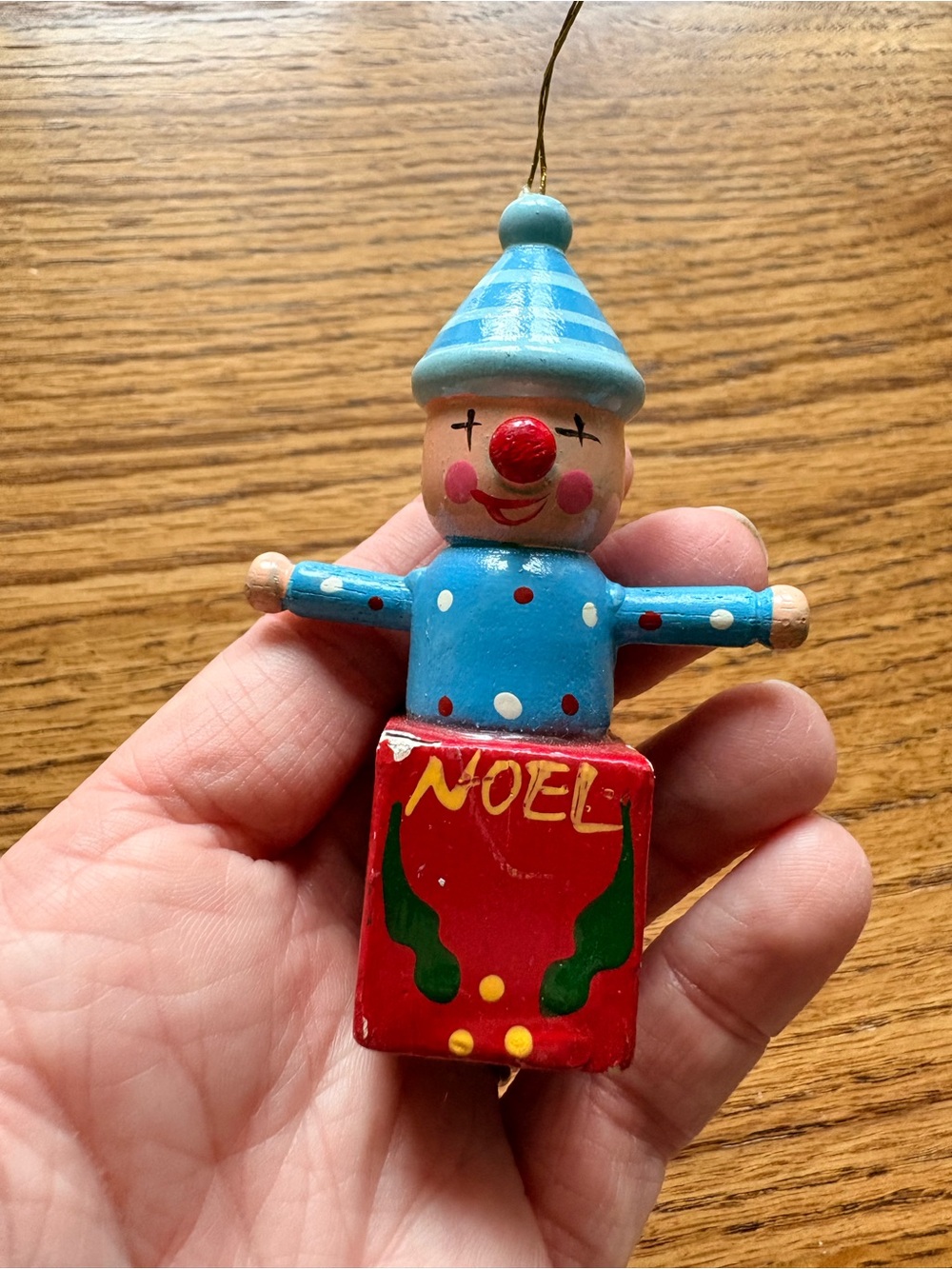 VTG 90’s set of 7 Wooden Christmas Ornament Set - Assorted Colors and sizes - Picture 10 of 16